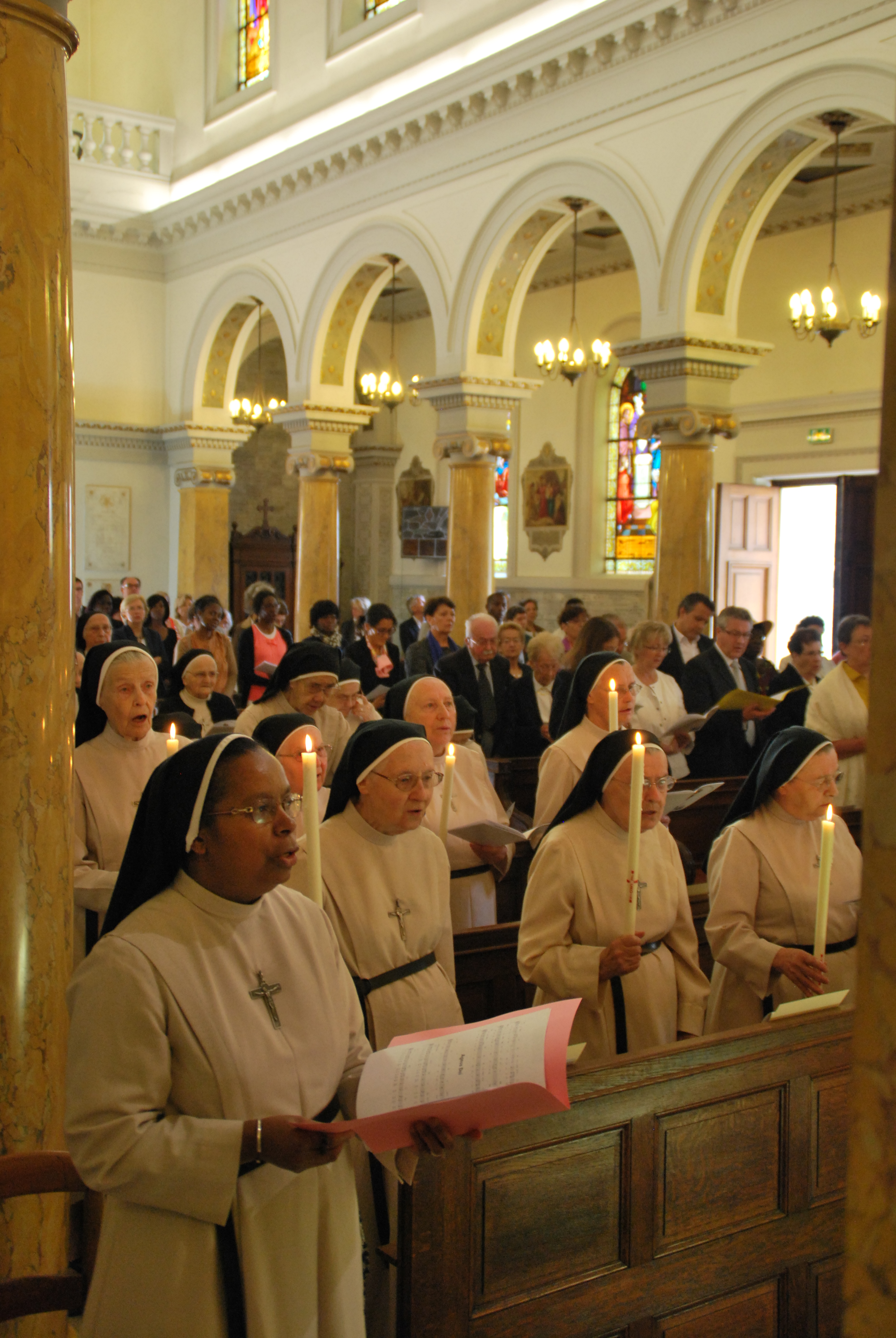 Nos Soeurs assistent quotidiennement à la Messe