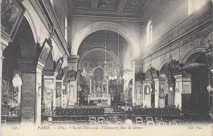 Intérieur de la chapelle - Vue en direction de l'autel