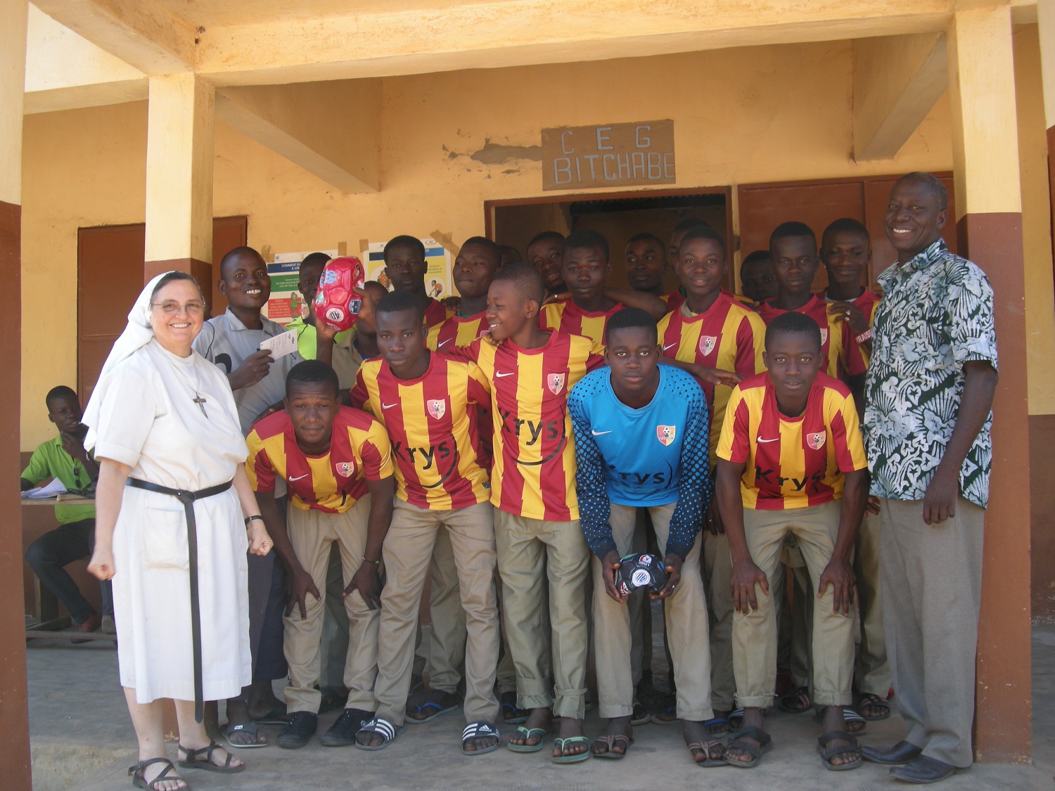 Avec l'équipe de football du collège