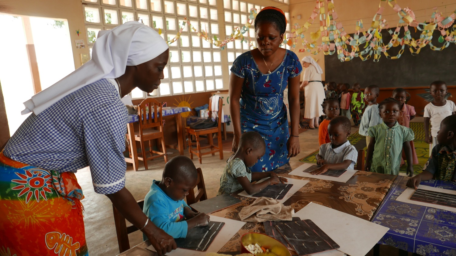 À l'école maternelle de Bitchabé