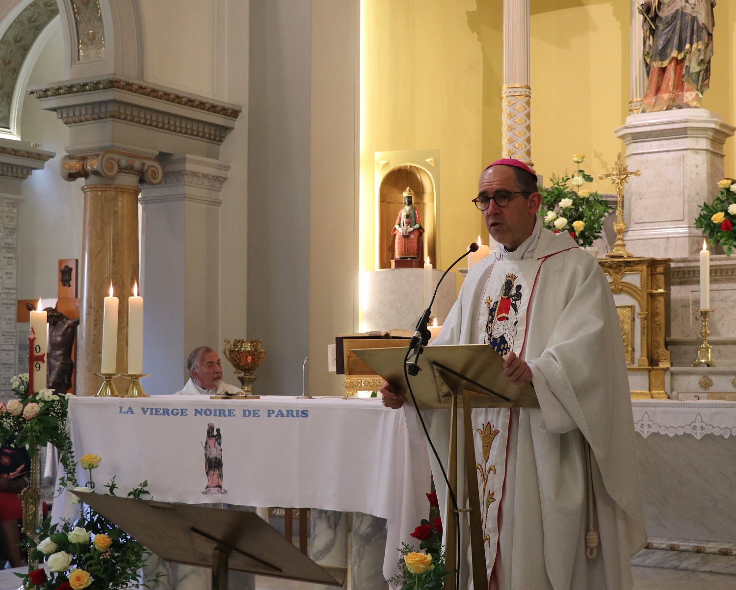 Messe de levée célébrée par Mgr Rougé, évêque de Nanterre