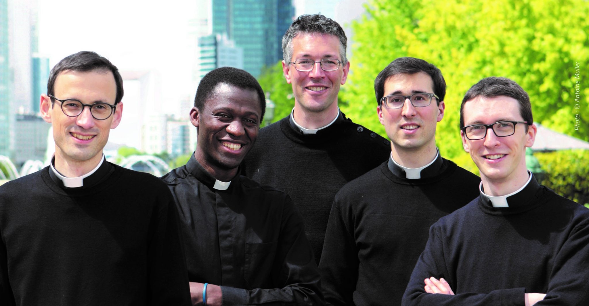 Retour en images les 5 nouveaux prêtres du diocèse à la Chapelle NotreDame de Bonne