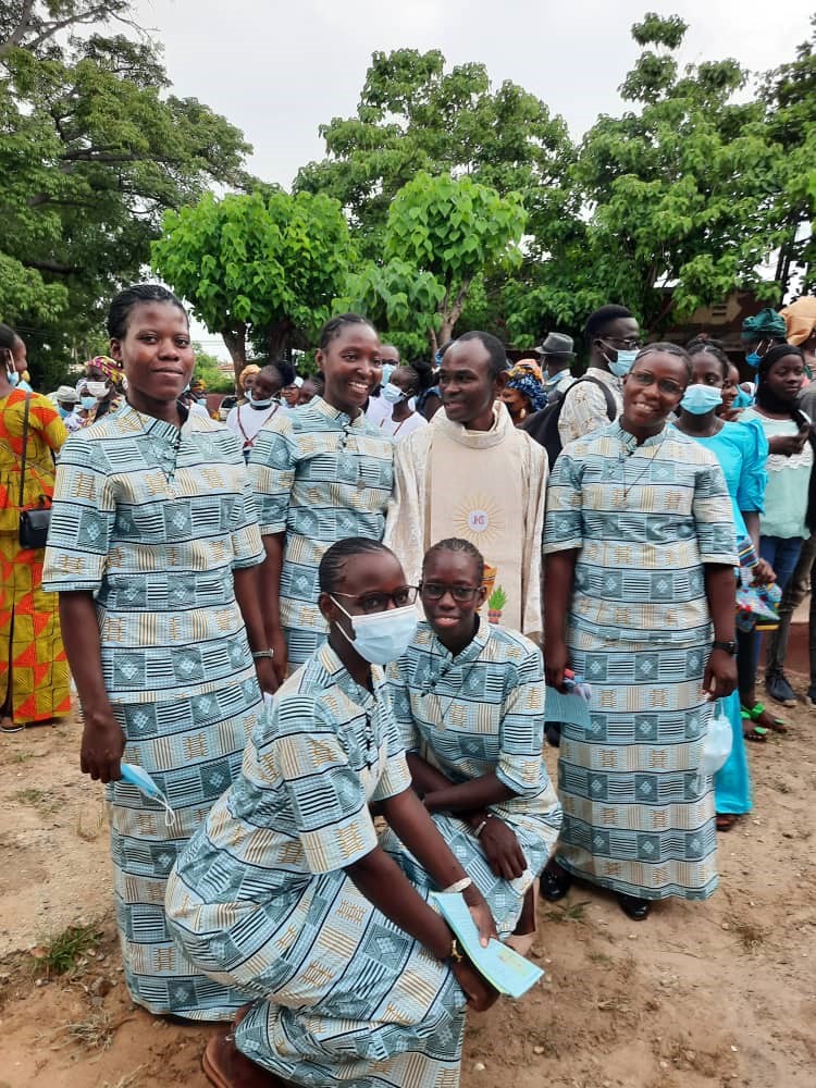 Les novices avec le Père Didier Béranger, o. p.