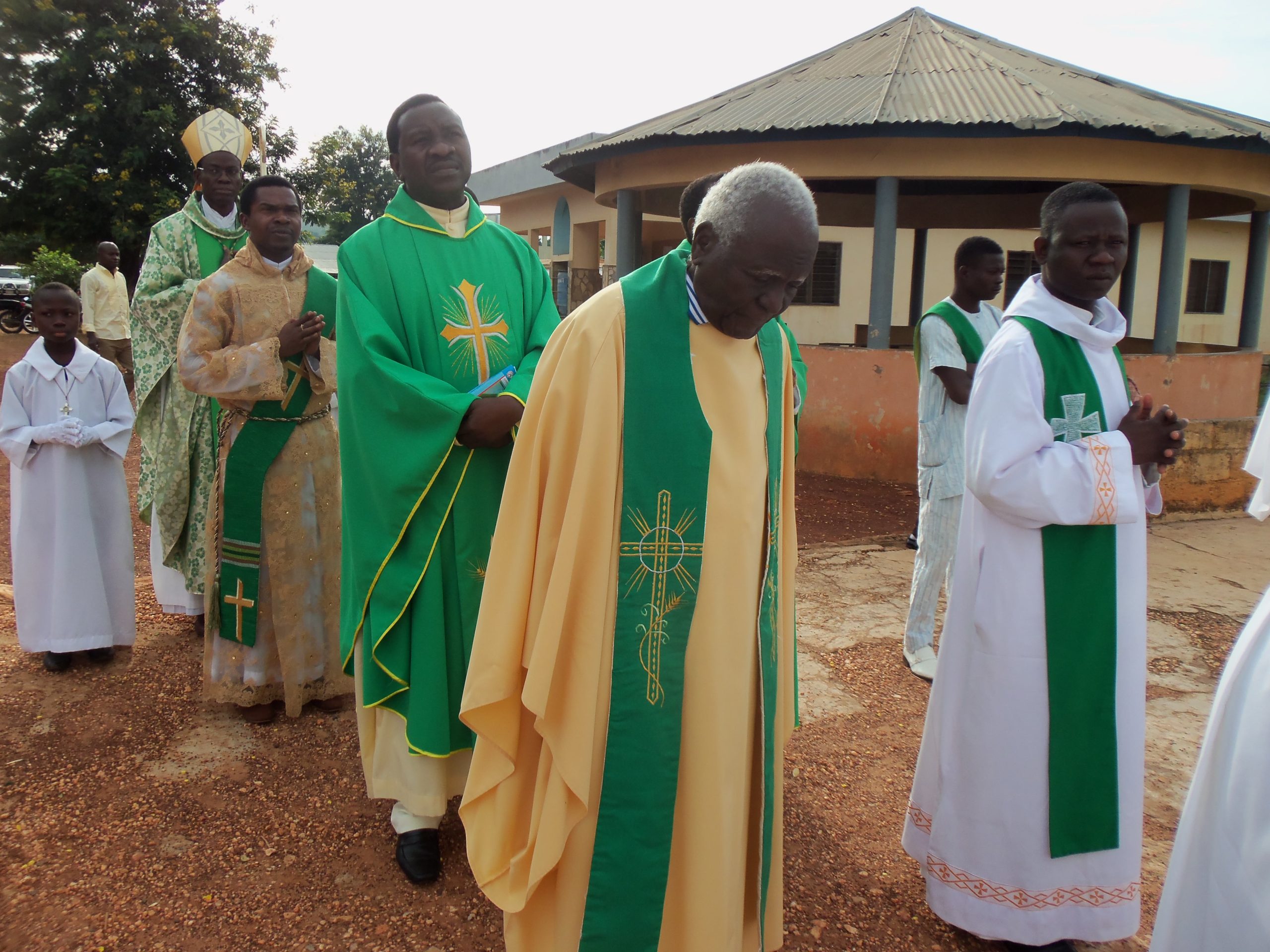 Messe d'installation de la communauté de religieuses à la cathédrale Saint-Sauveur de Natitingou, 2016