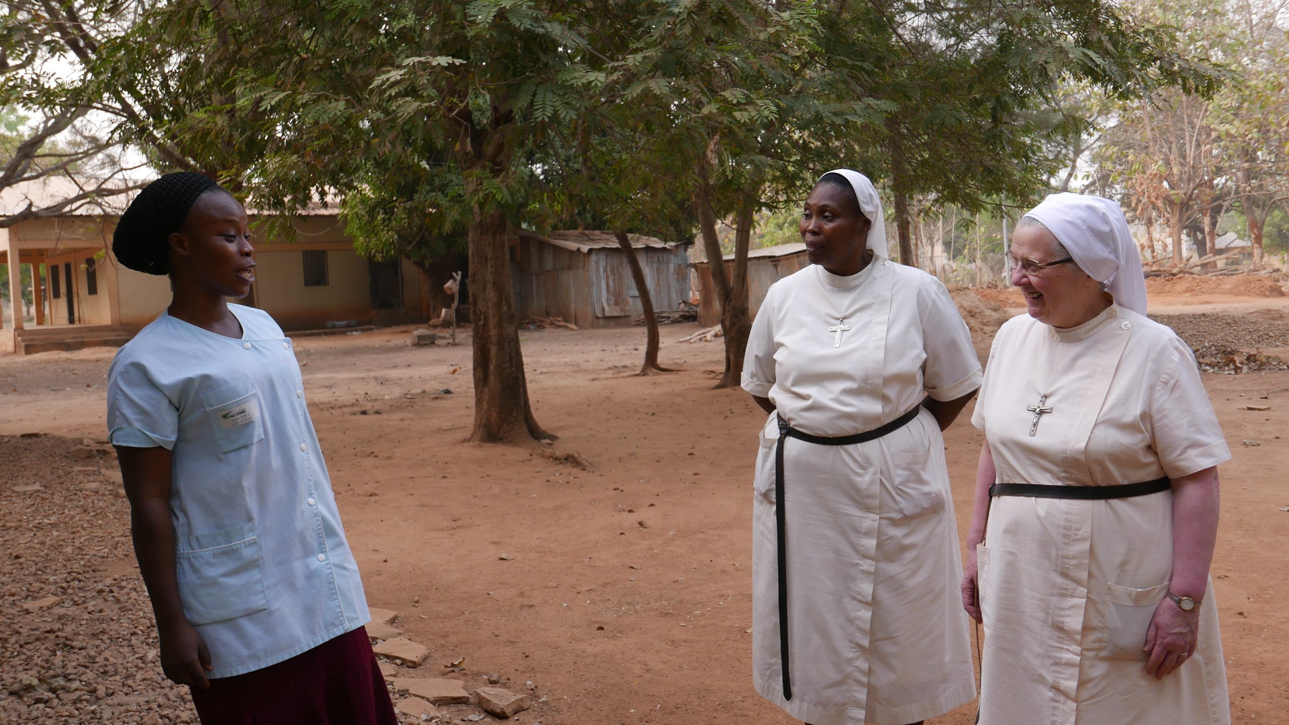 Visite de l'hôpital diocésain Sainte-Bakhita de Natitingou, par notre Mère Générale, 2018
