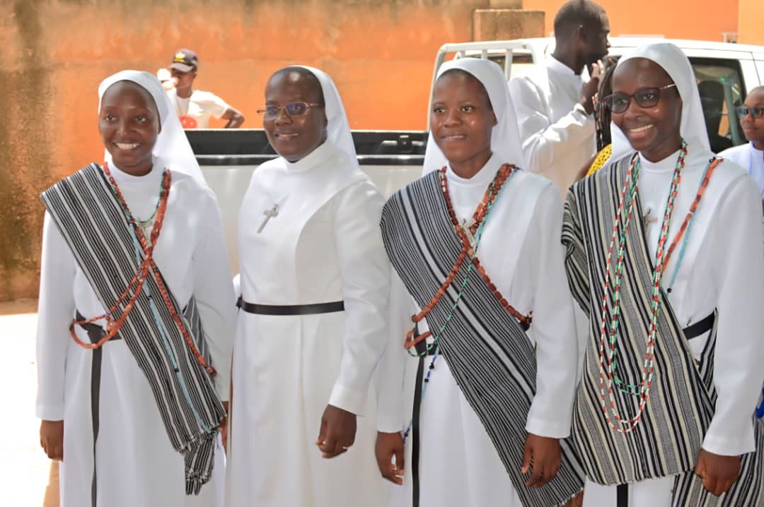 Avec la Maîtresse des Novices